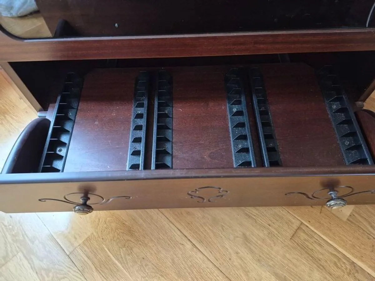 vintage mahogany corner TV unit - Image 4