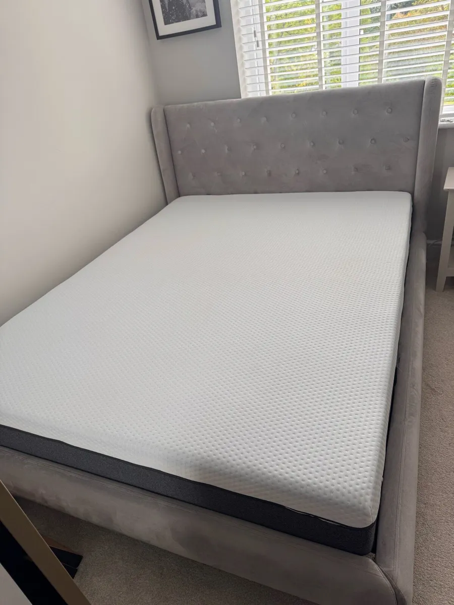 King size bed with Emma mattress - Image 4