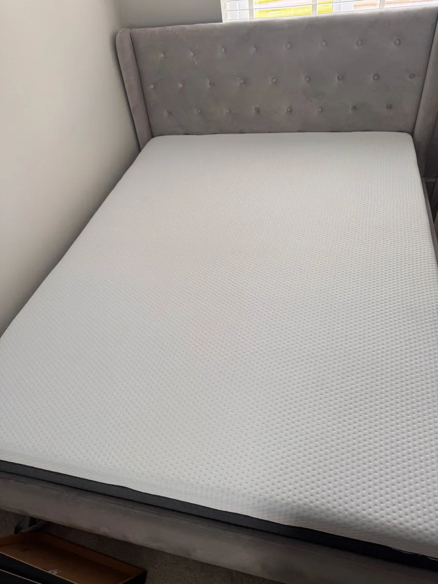 King size bed with Emma mattress - Image 2