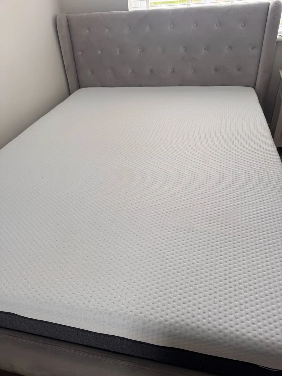 King size bed with Emma mattress - Image 3