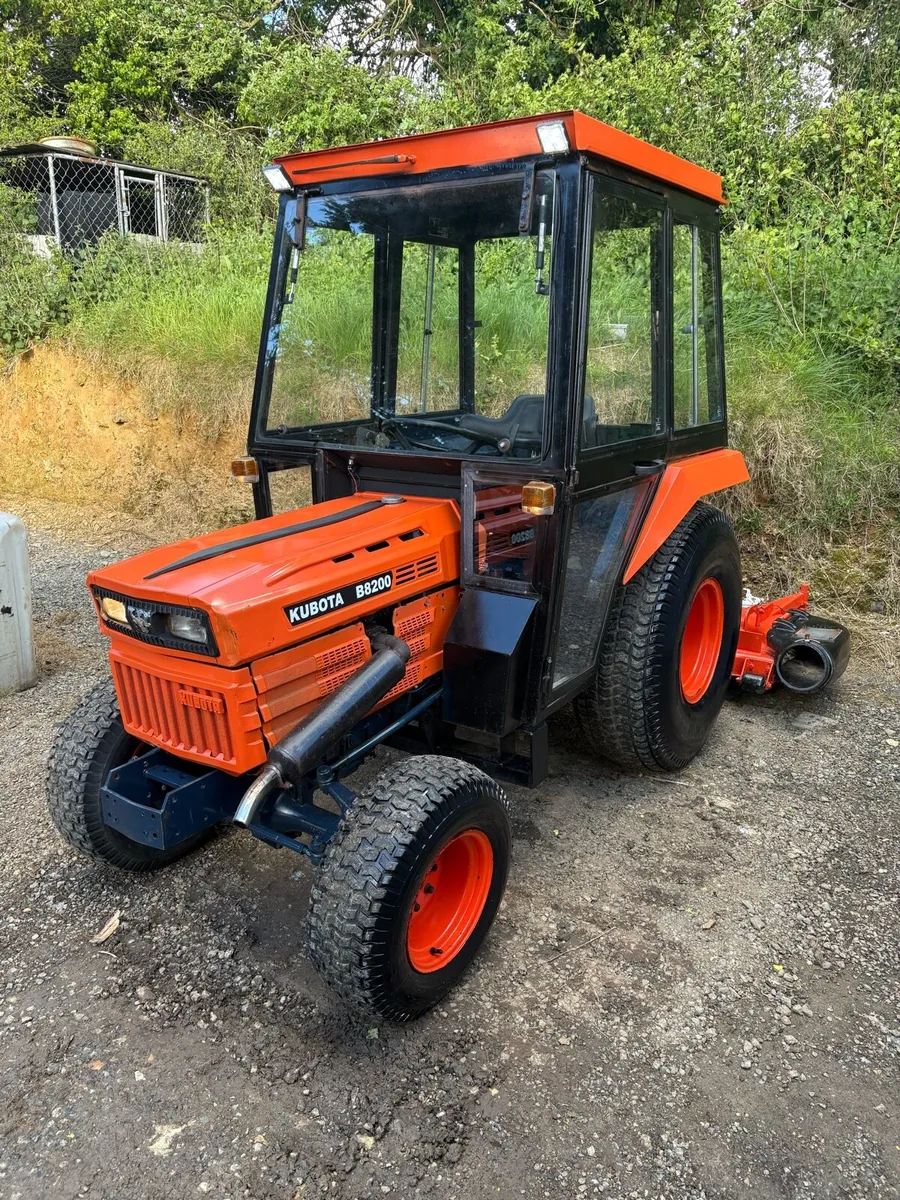 Kubota B8200 tractor for sale - Image 2