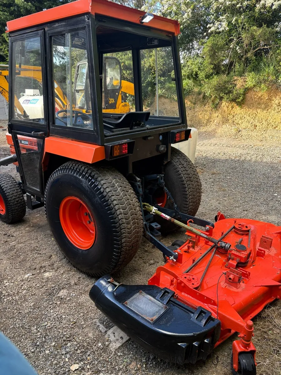 Kubota B8200 tractor for sale - Image 3