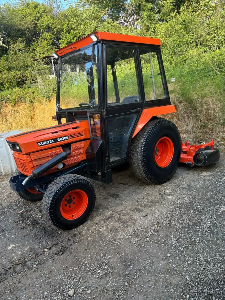 Kubota B8200 tractor for sale - Image 4