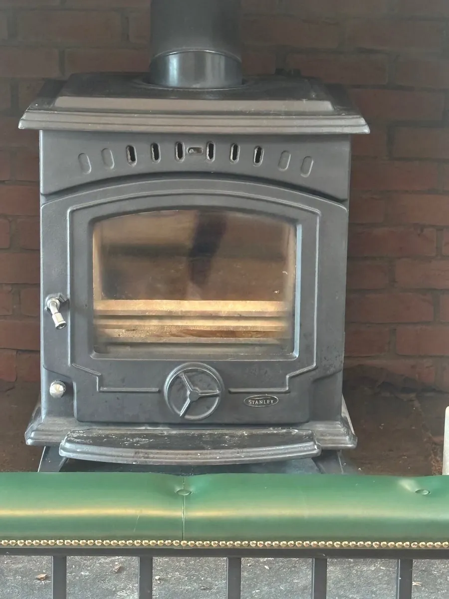 Stanley Stove - Image 1