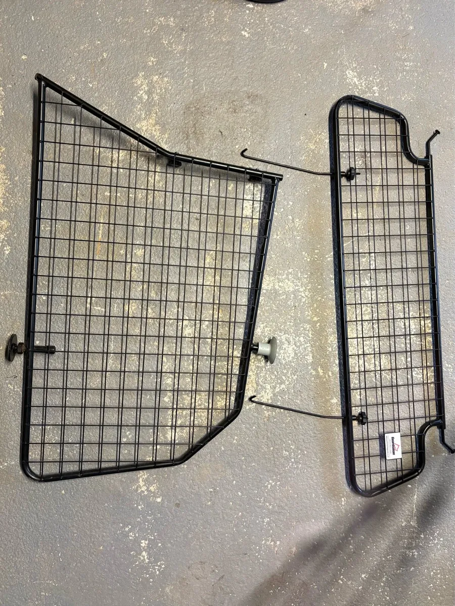 Mercedes E-Class Dog Guard and Boot Divider - Image 3