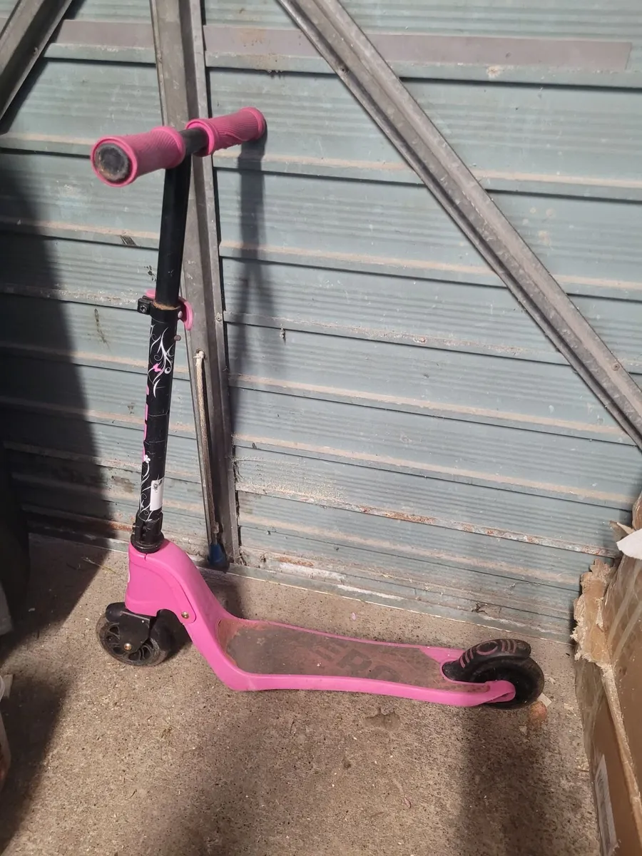 2 child scooters - FREE - Image 1