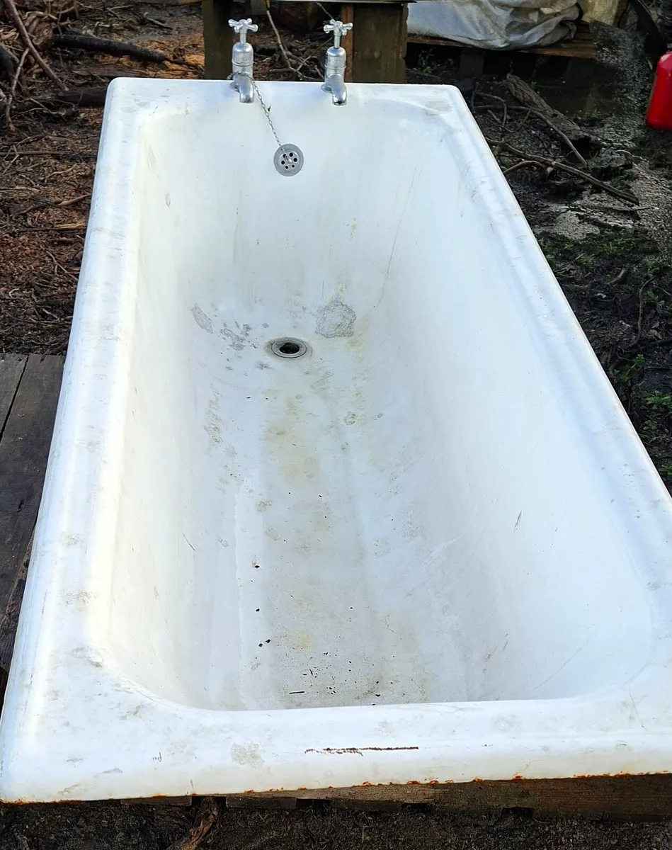 Cast iron bath tub - Image 3