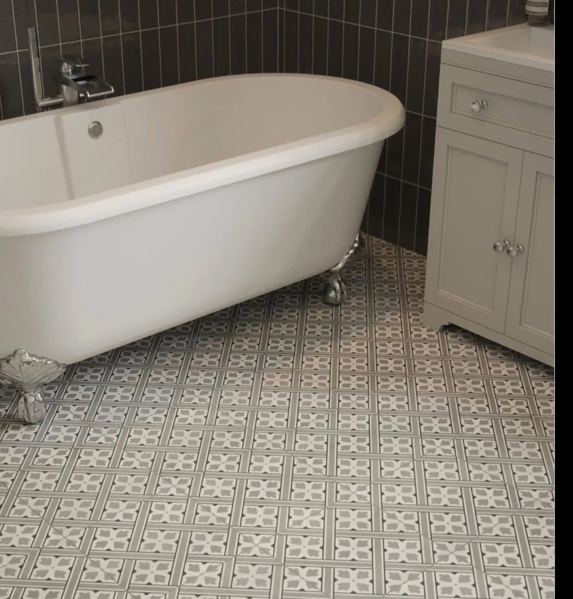 Bathroom tiles & Bathroom LED light - Image 1
