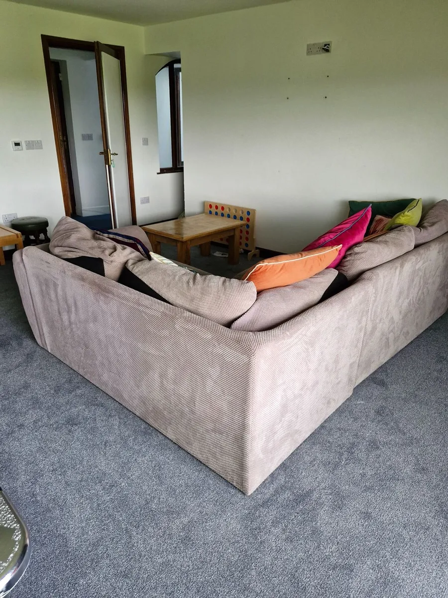 Beautiful L-Shaped Couch - Image 4