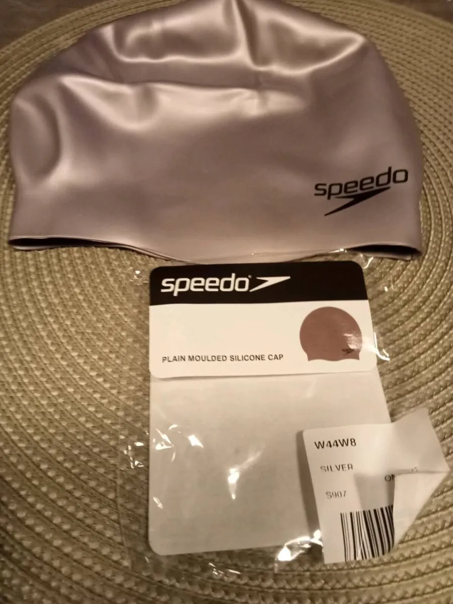 New Speedo silicone swimming cap