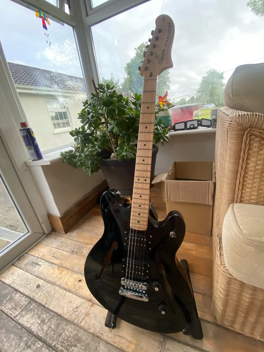 Squire starcaster Guitar - Image 1