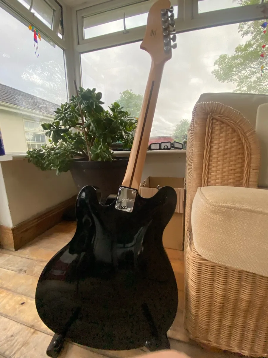 Squire starcaster Guitar - Image 2