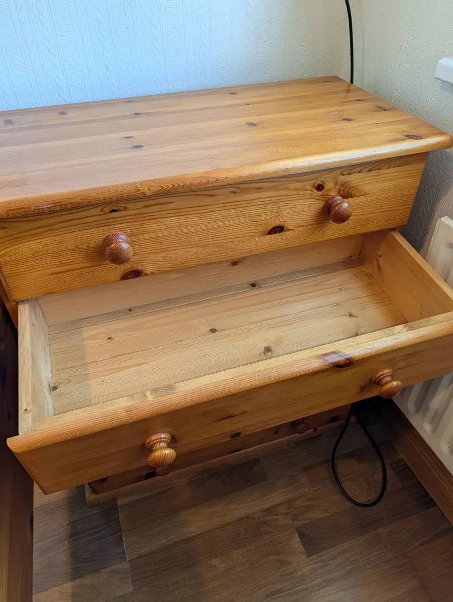 Bedroom furniture - Image 2
