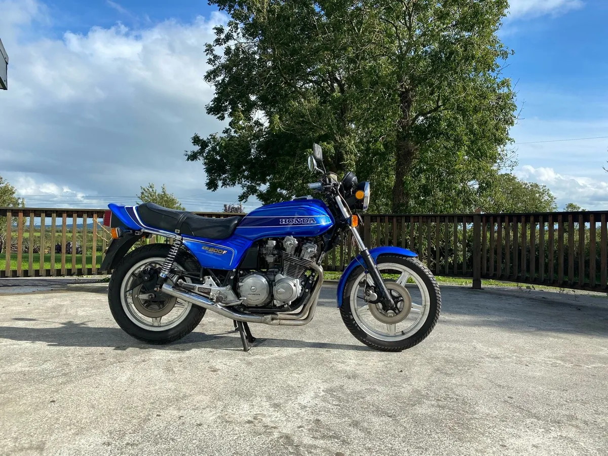 Honda CB900F - Image 2