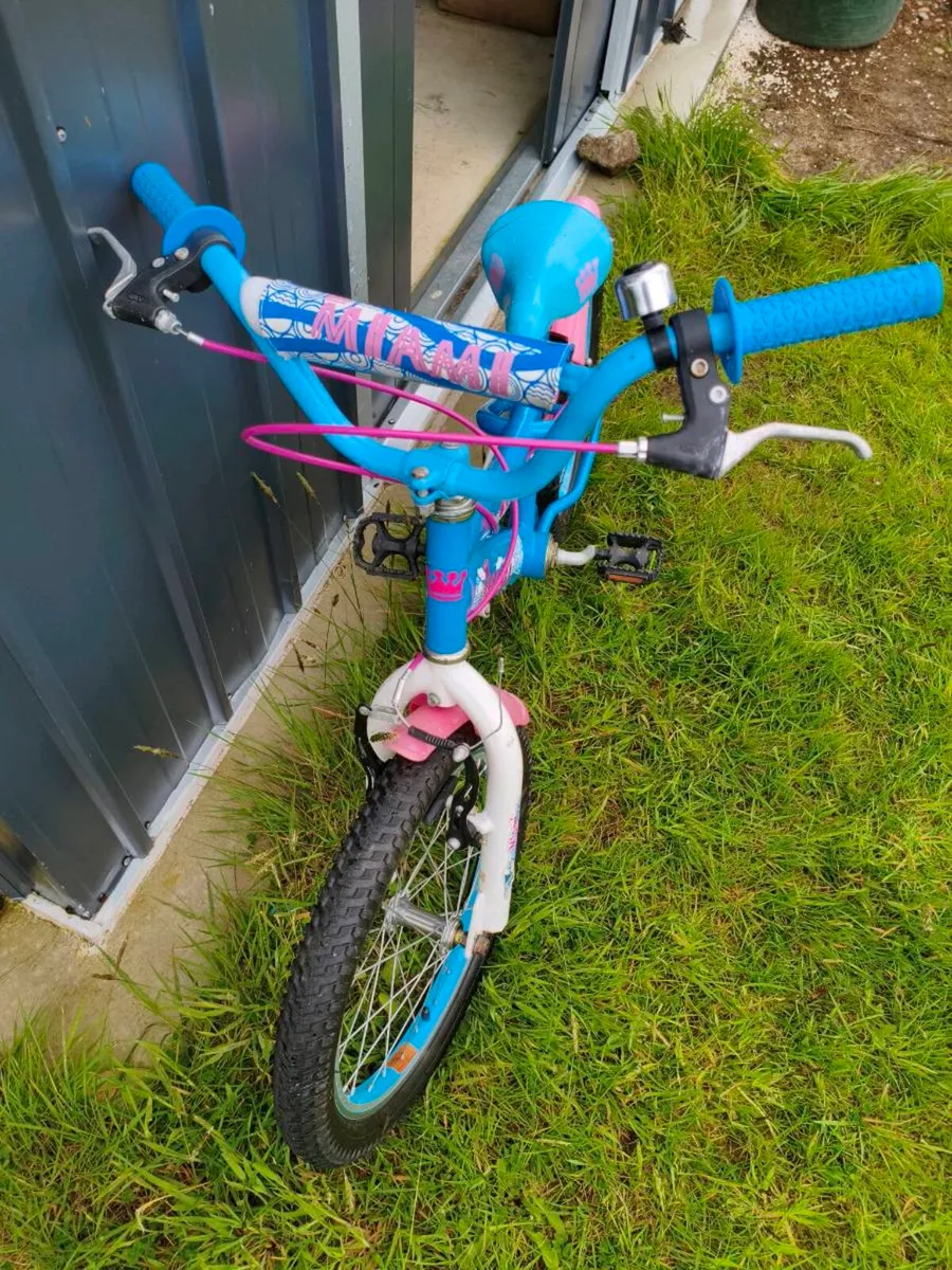 Girls kids bike 18" wheels - Image 2