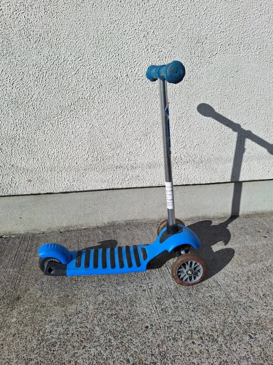 Blue scooter for 3-5 year old - Image 2
