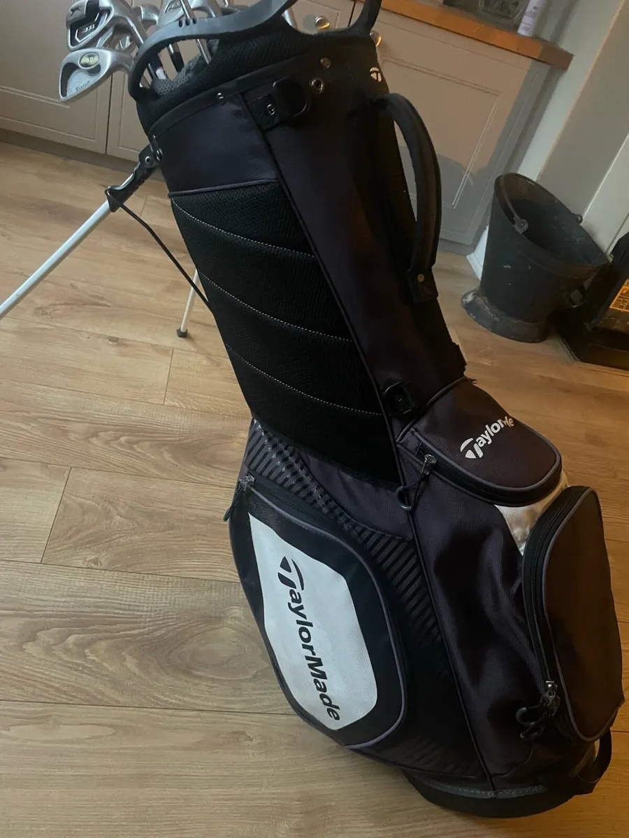 Set of golf clubs - Image 1