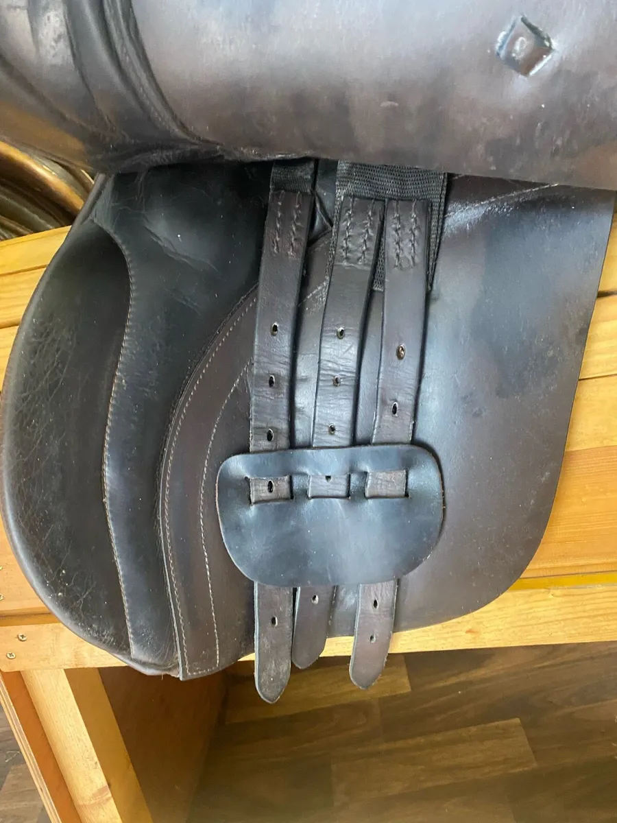 18” meadow creek brown Leather saddle - Image 3