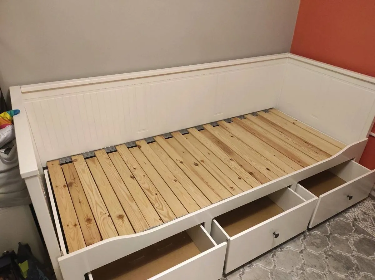 Bed and Mattresses - Image 3