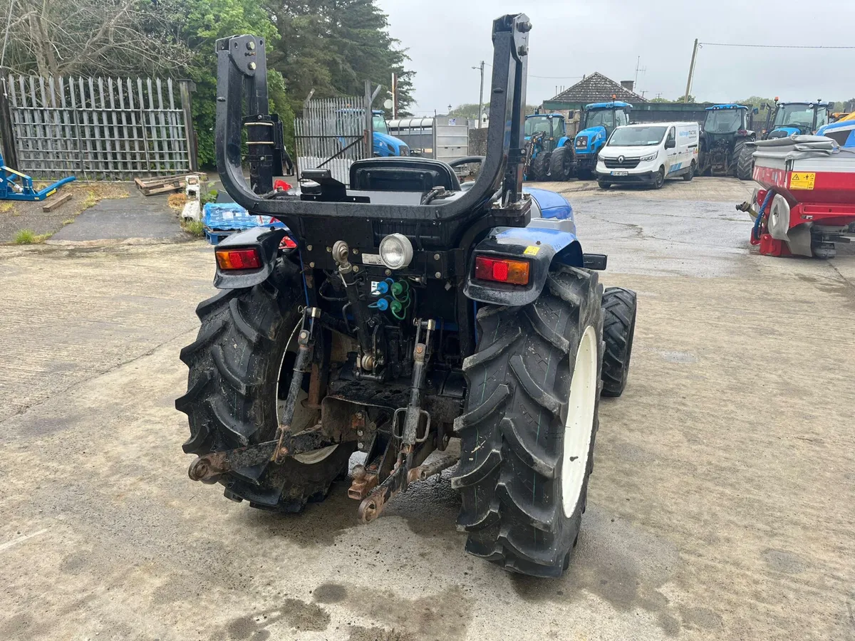 New Holland Boomer 35 - Image 3