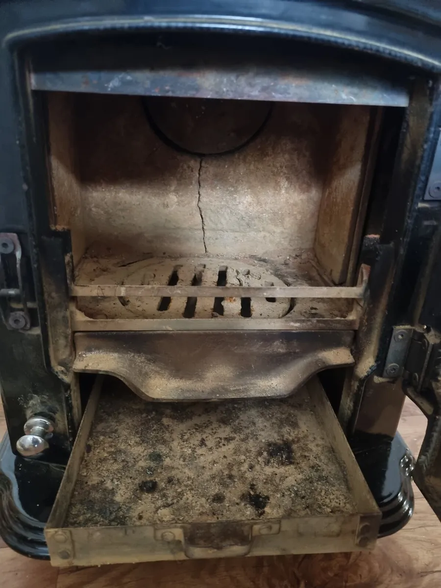 Stove - Image 1