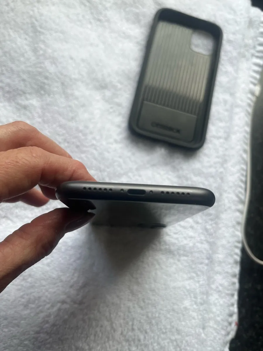 I phone - Image 4