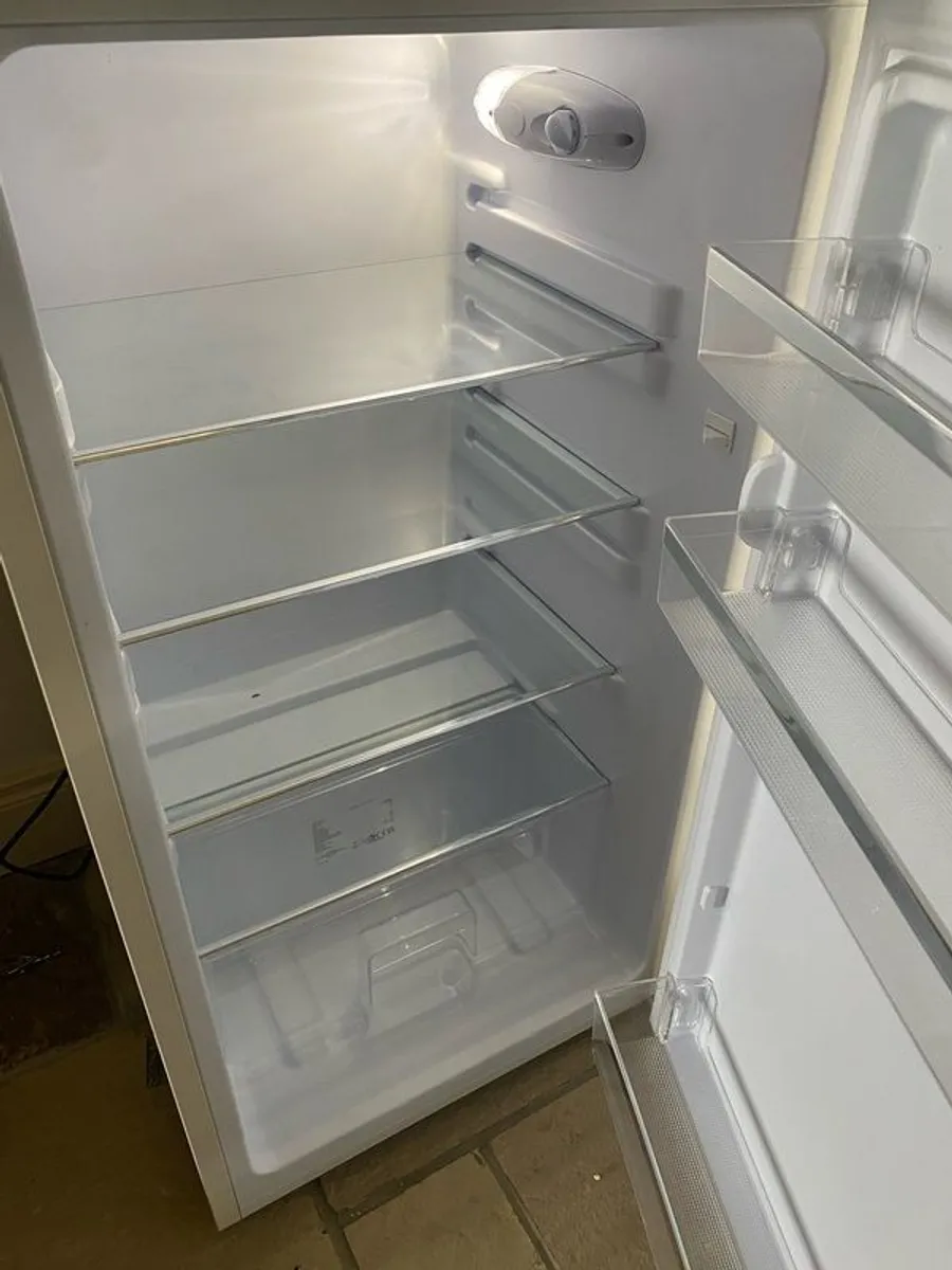 Fridge freezer - great condition - Image 2