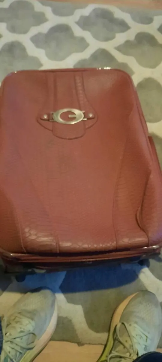 Suitcase and matching overnight bag - Image 1