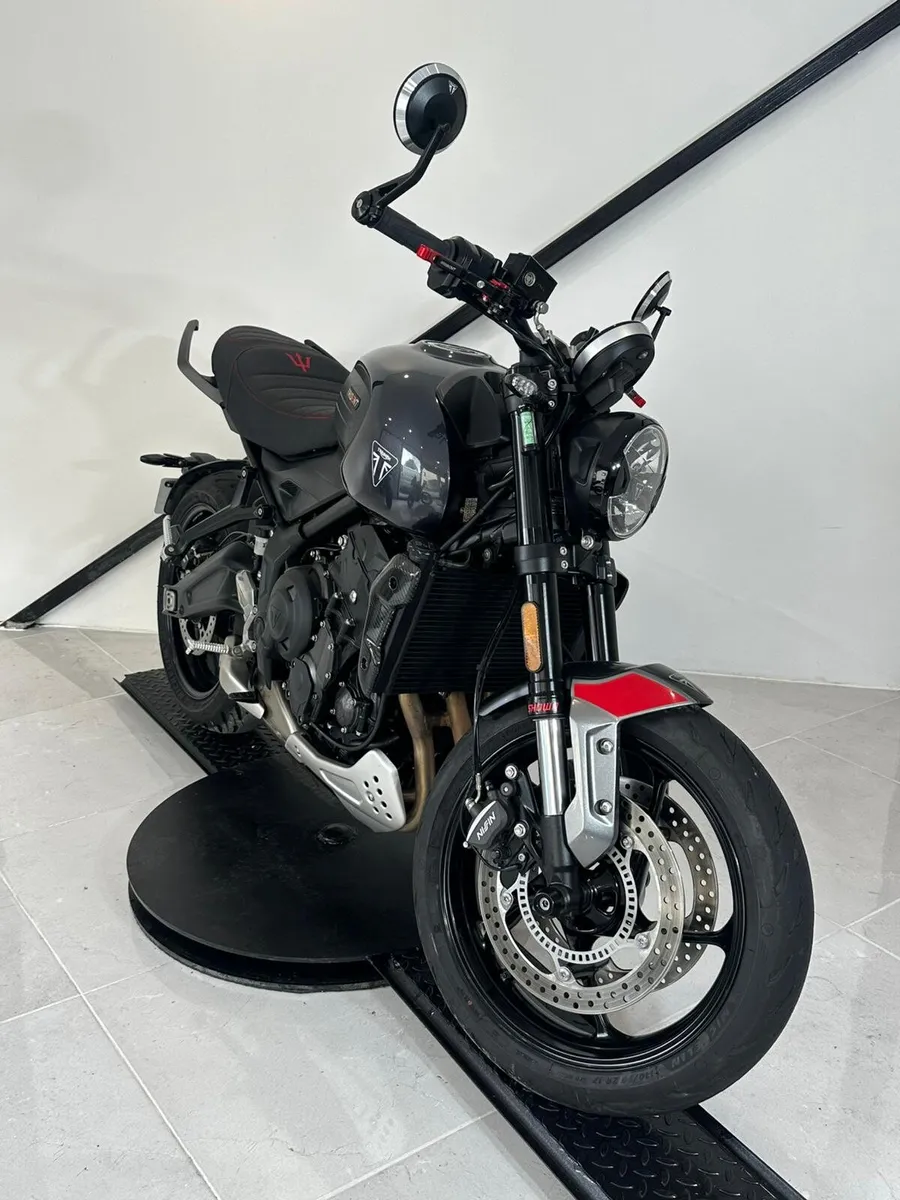 ..TRIUMPH TRIDENT 660....LIKE BRANT NEW.. - Image 4