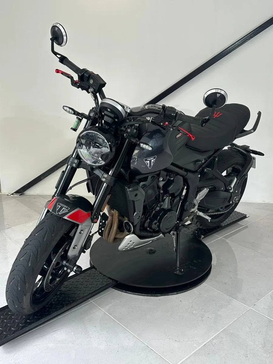 ..TRIUMPH TRIDENT 660....LIKE BRANT NEW.. - Image 2