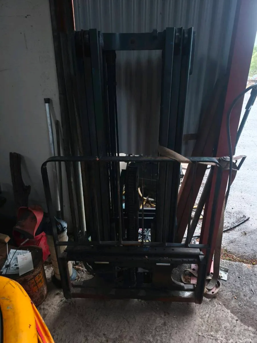 Forklift mast - Image 2