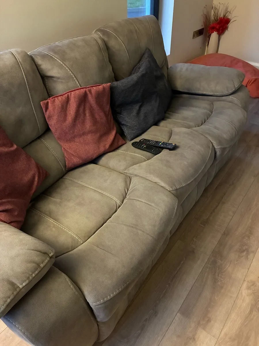 Couch - Image 4
