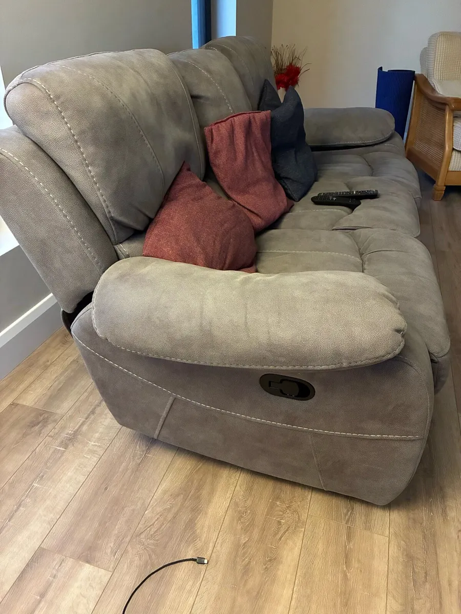 Couch - Image 2