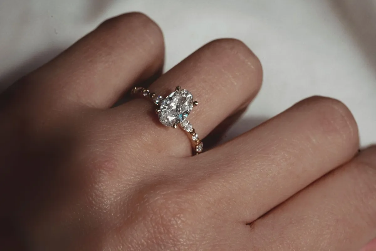 Engagement Ring - 1.5ct Diamond - 18K Yellow Gold - Image 1