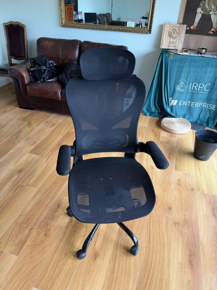 Gaming Chair - Image 1