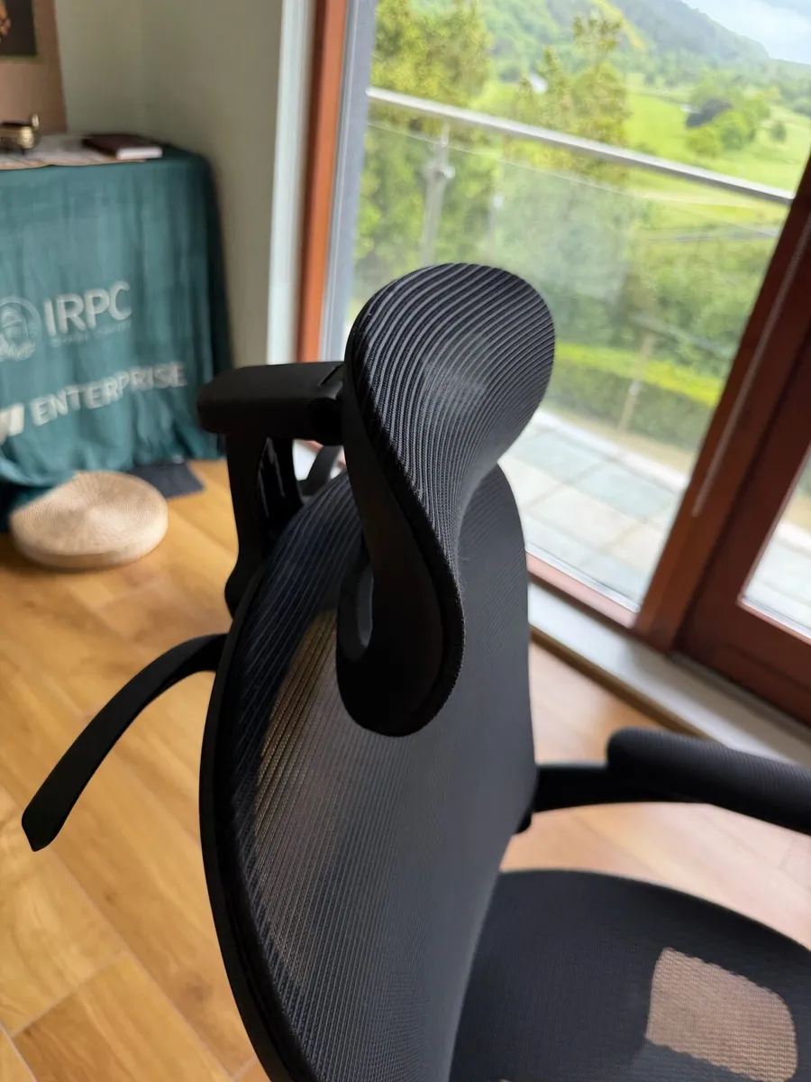 Gaming Chair - Image 4