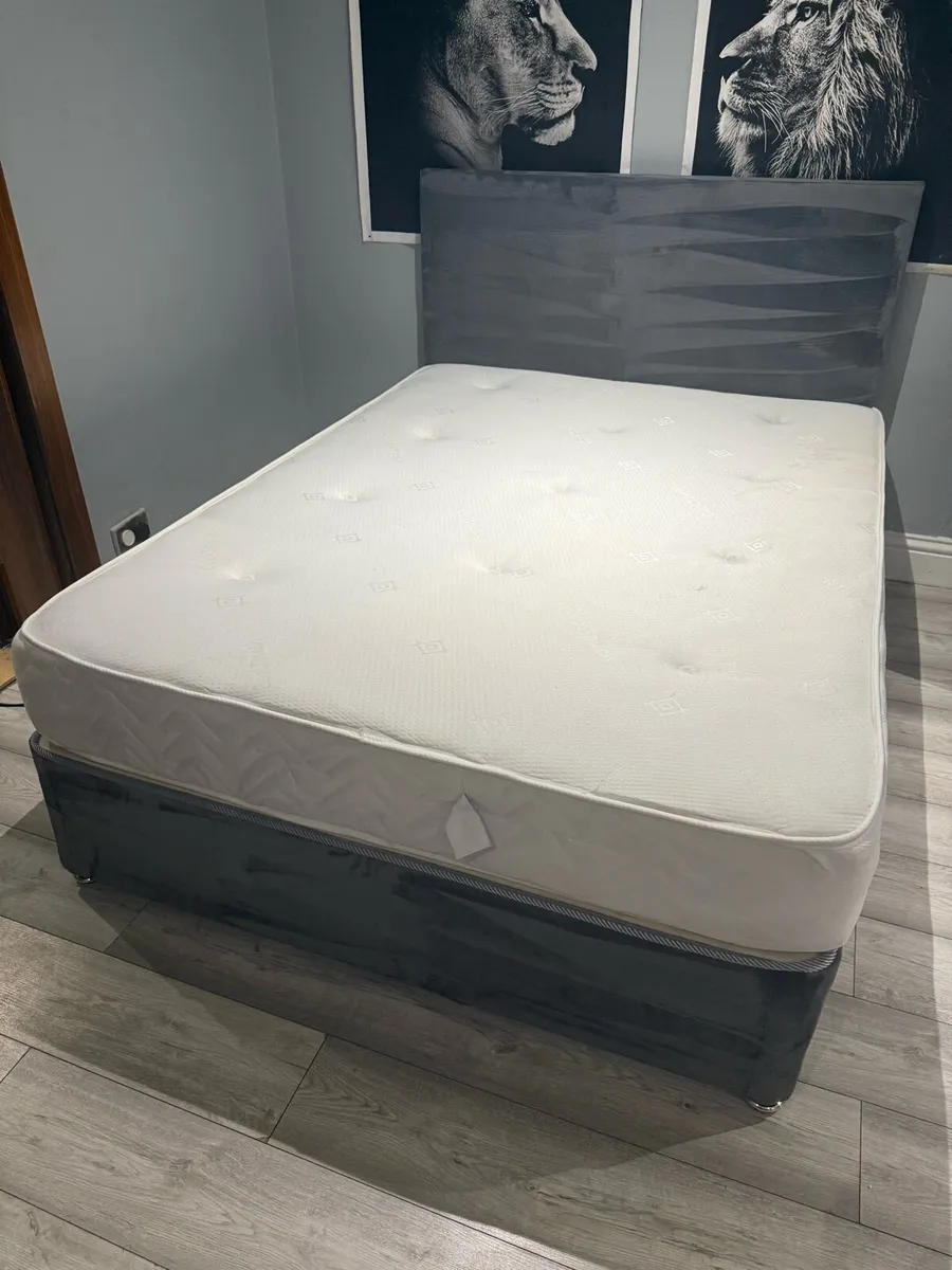 Double bed and mattress - Image 2