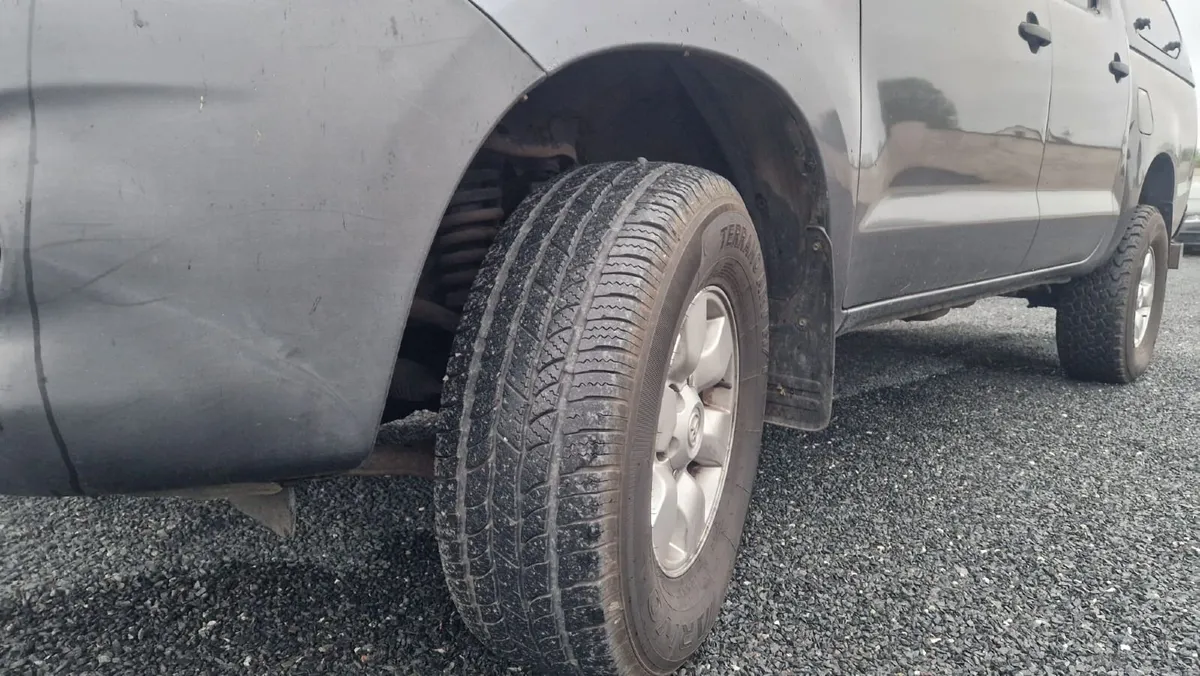 Toyota Hilux 2014 - Image 4