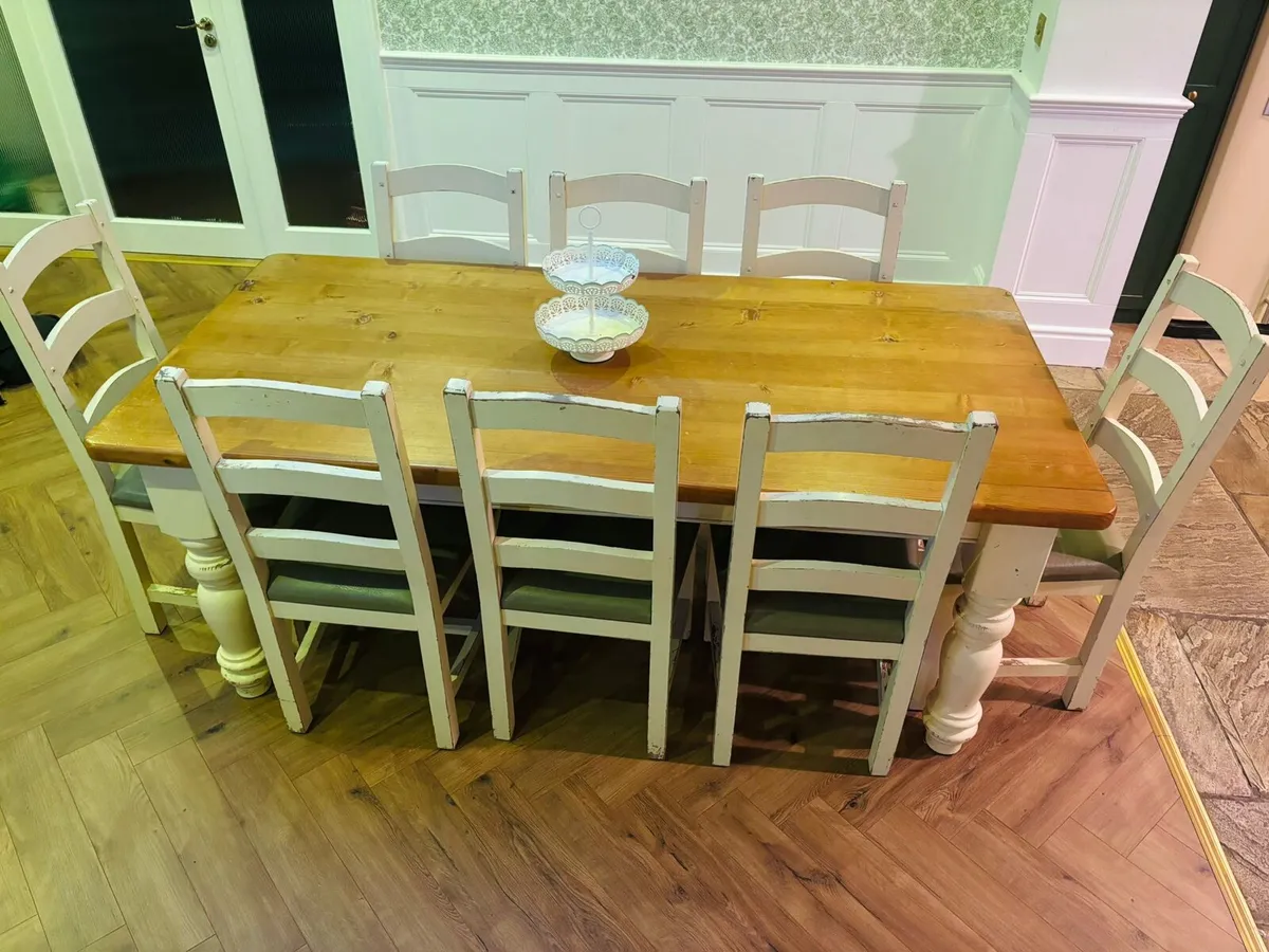 Kitchen table - Image 1