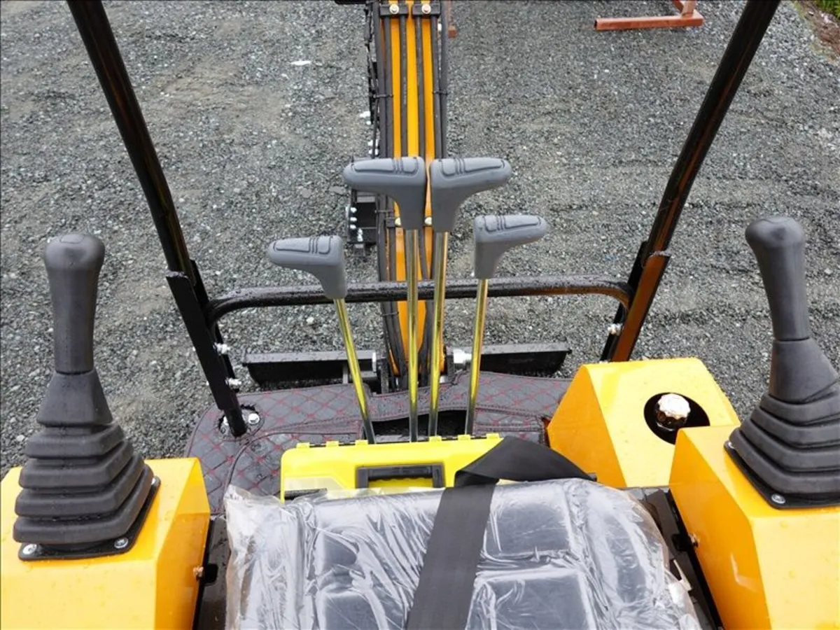 MIVA 1.5 TON MINI DIGGER 15D - Image 3