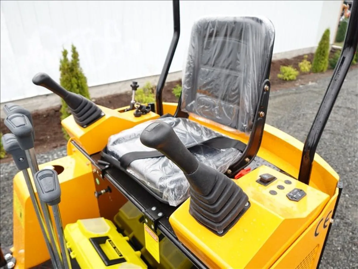 MIVA 1.5 TON MINI DIGGER 15D - Image 4