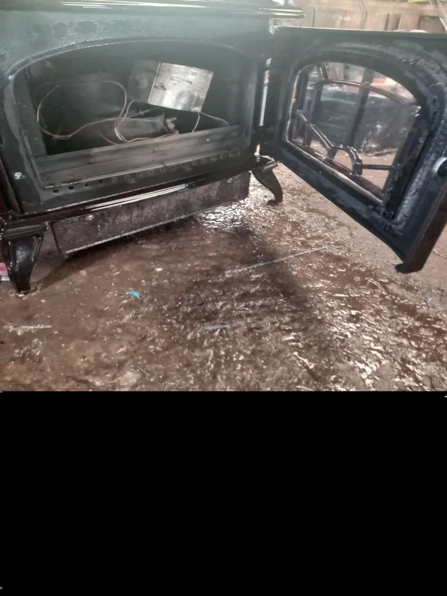 Stove - Image 4