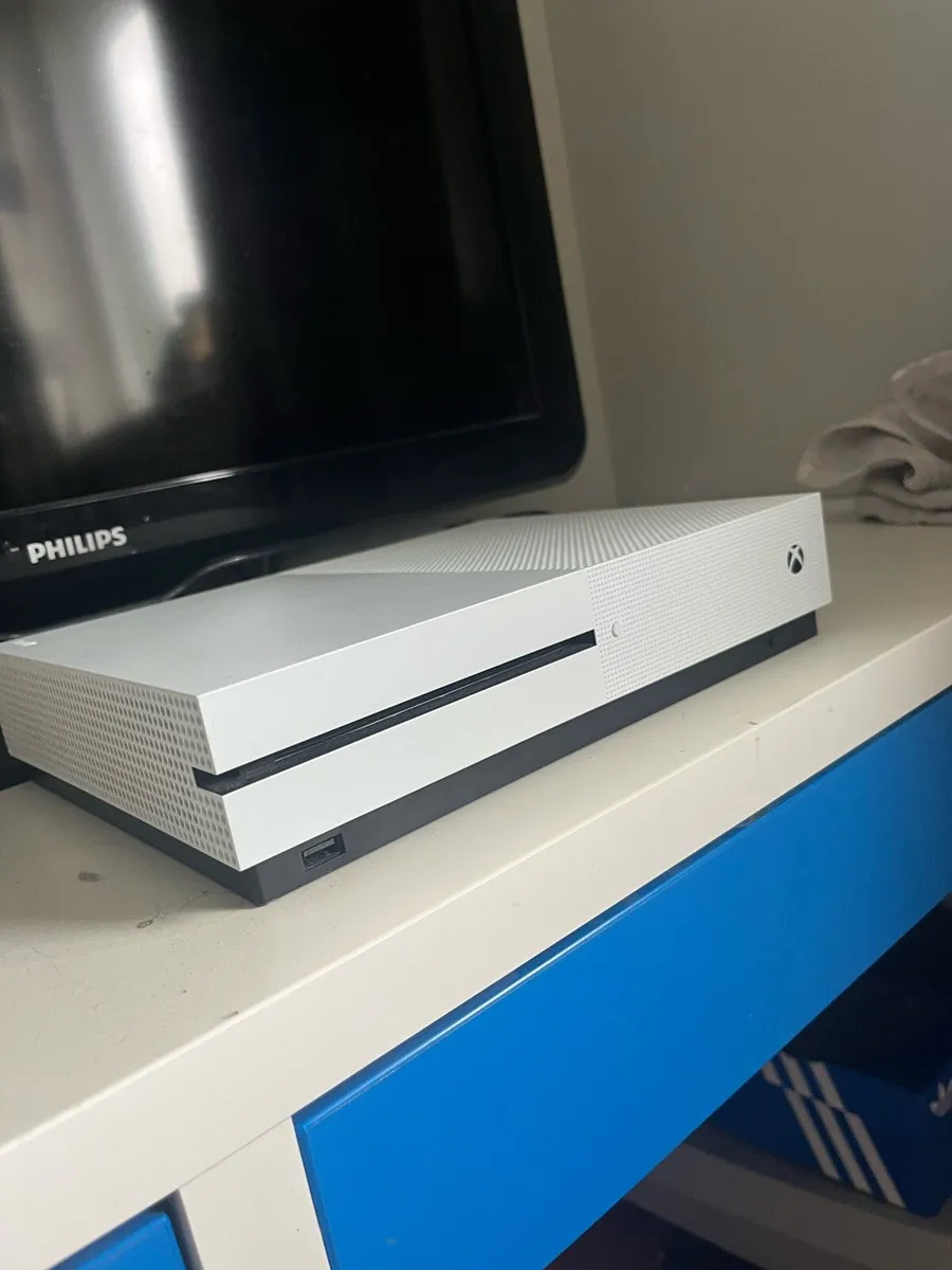 Xbox one S - Image 2