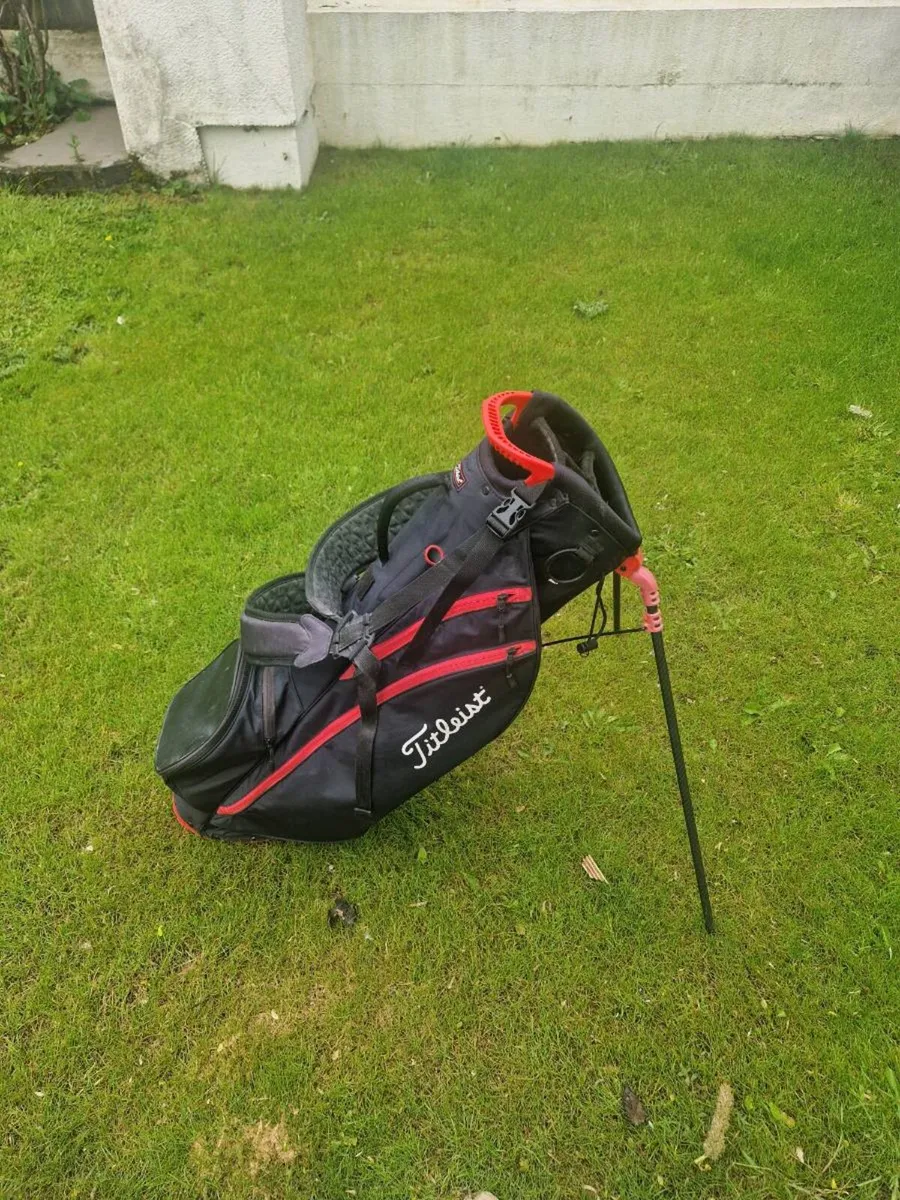 Titliest Stand Bag - Image 1