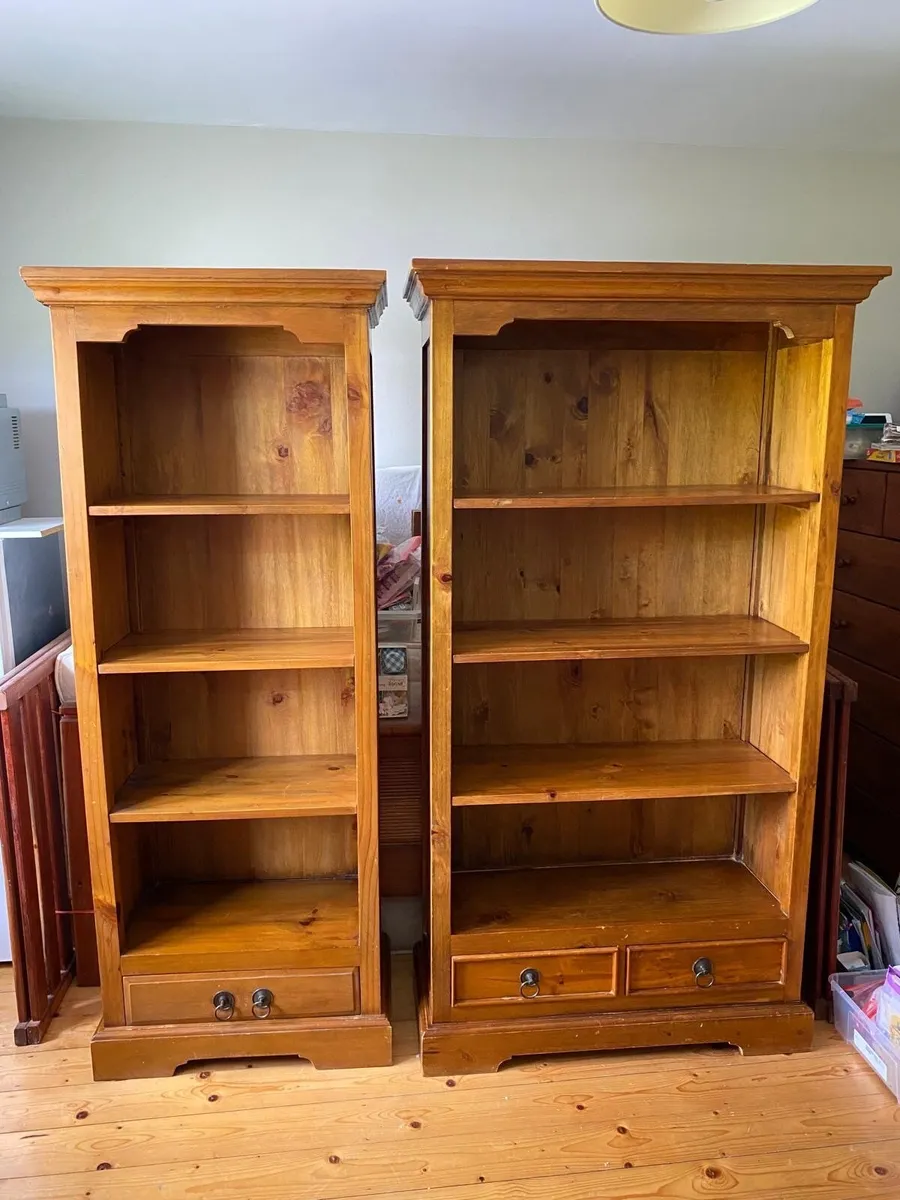 2 bookcases - Image 1