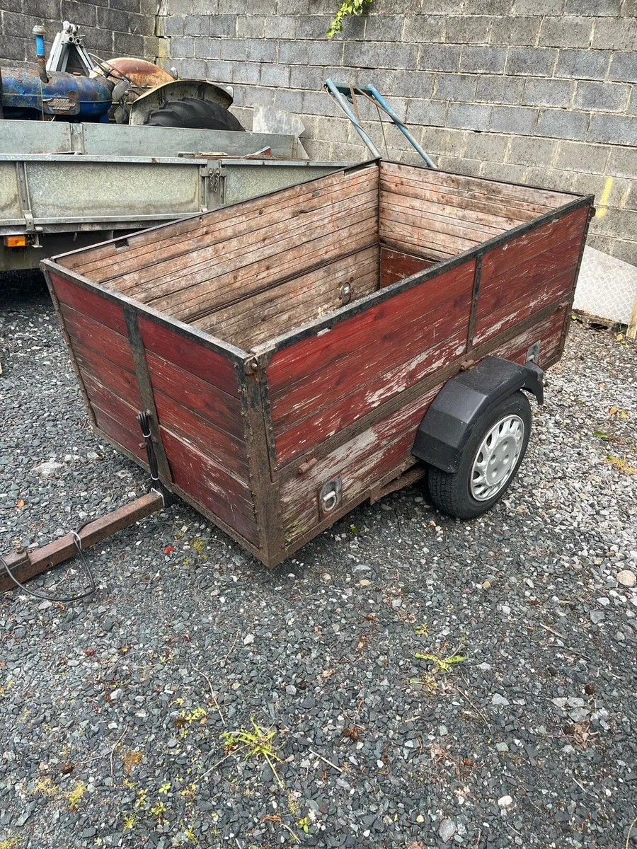 Trailer - Image 1