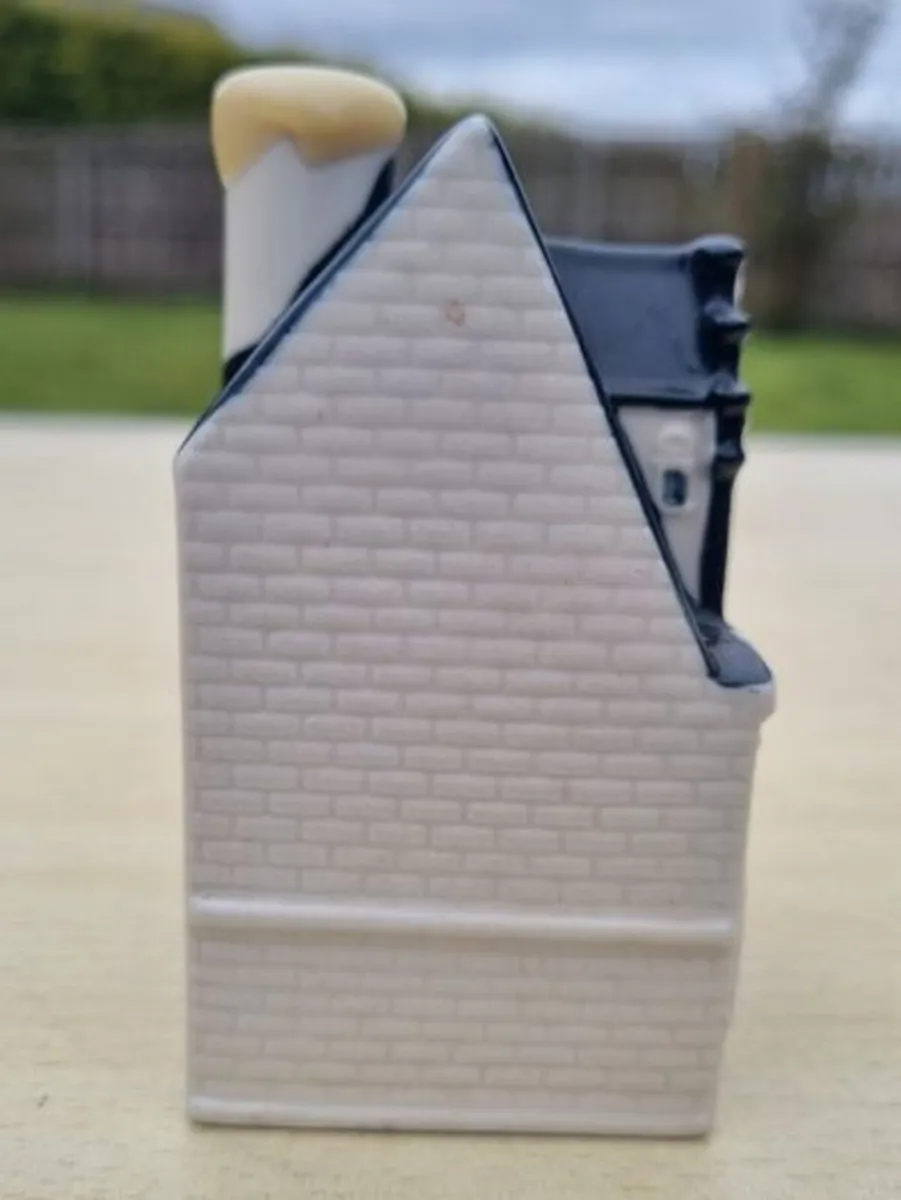 KLM ceramic collector's house no. 89 - Image 3