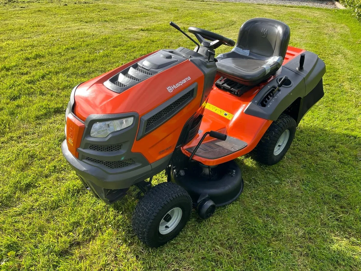 Husqvarna 22hp hydrostatic ride on lawnmower - Image 2