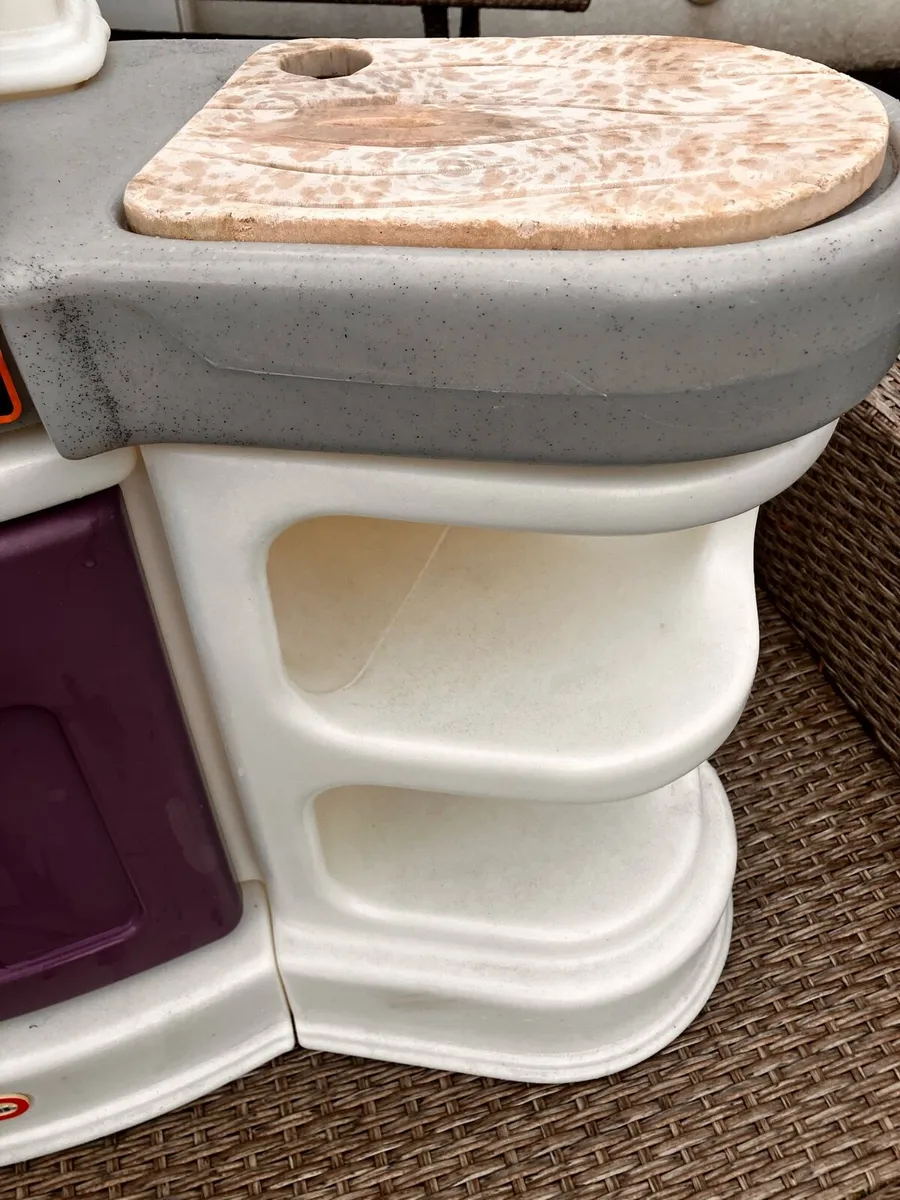 Free Little Tykes kitchen - Image 4