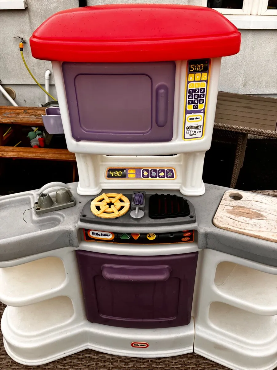 Free Little Tykes kitchen - Image 1